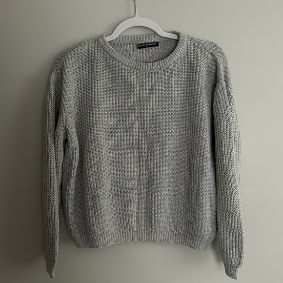 Brandy Melville Sweaters - 💙Brandy Melville women’s gray sweater